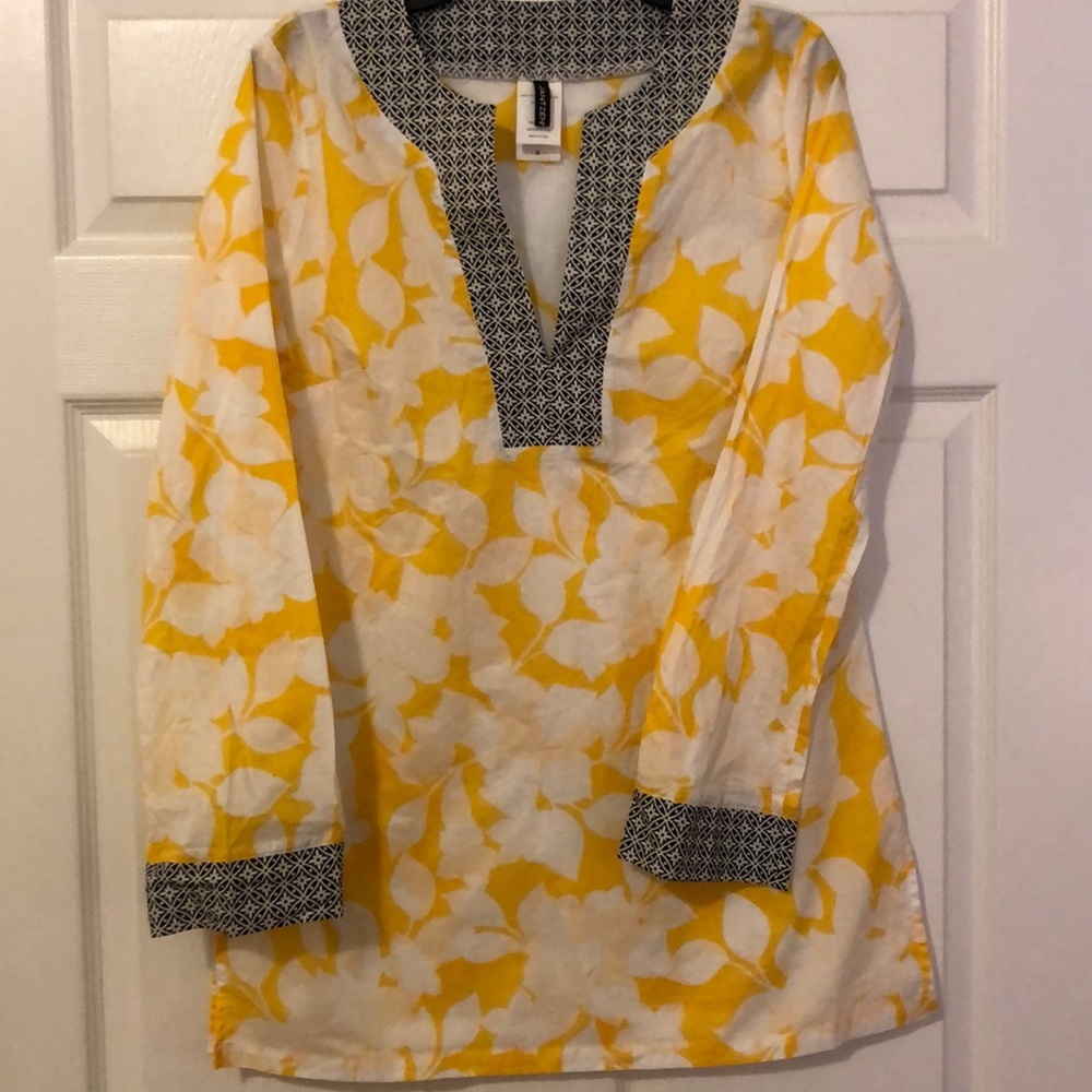 Tunic top in yellow white and black by Jantzen.